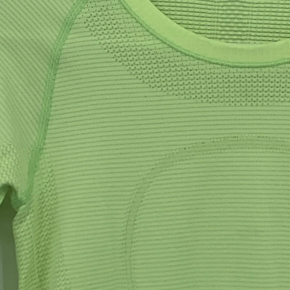 Lululemon Run: Swiftly Tech Long Sleeve Women's Size 6